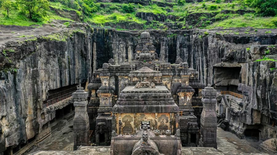 how to visit the ajanta and ellora caves from aurangabad – complete guide 1